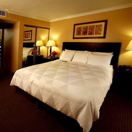 Buena Park Grand Hotel & Suites Zimmer foto