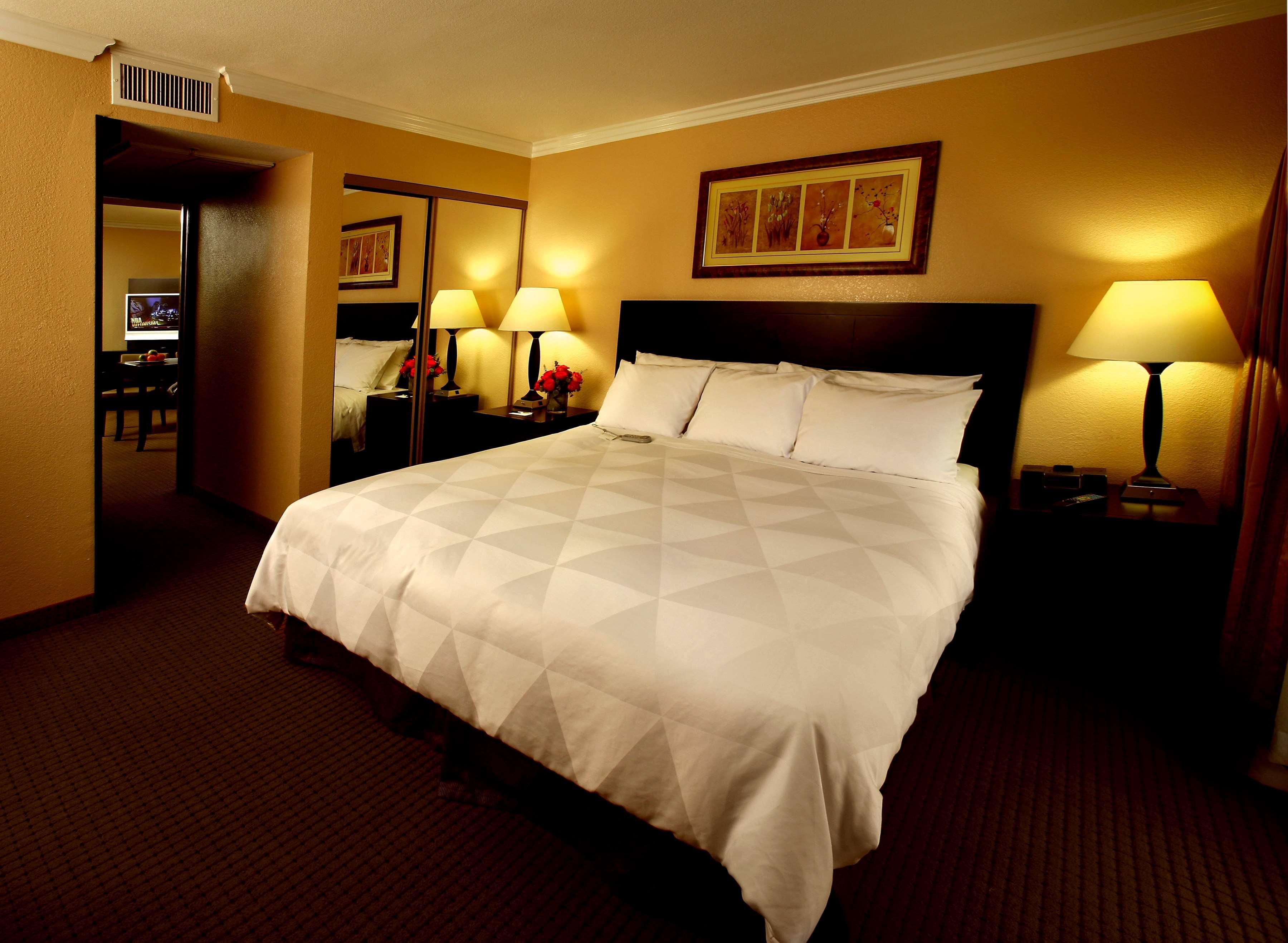 Buena Park Grand Hotel & Suites Zimmer foto